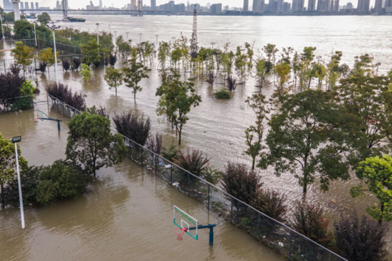 Flood Peak Moves Along China’s Yangtze River, as Water Reaches Dangerous Levels